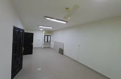 Villa - 7+ Bedrooms - 6 Bathrooms for rent in Isa Town - Central Governorate