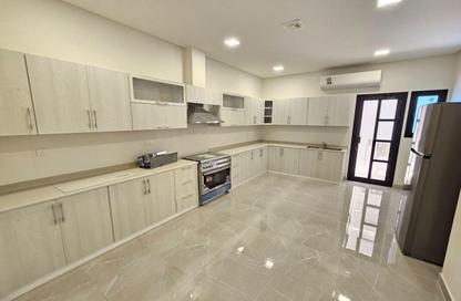 Villa - 5 Bedrooms - 7 Bathrooms for rent in Busaiteen - Muharraq Governorate