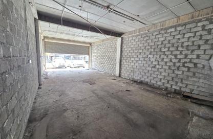 Shop - Studio - 2 Bathrooms for rent in Salmabad - Central Governorate