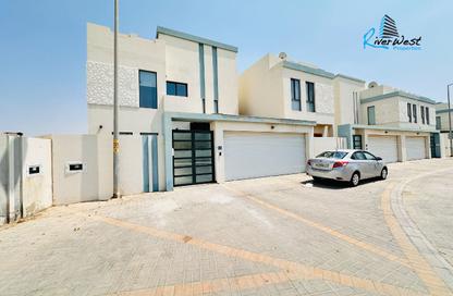 Apartment - 4 Bedrooms - 4 Bathrooms for rent in Hamad Town - Northern Governorate