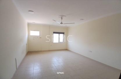 Apartment - 2 Bedrooms - 2 Bathrooms for rent in Hidd - Muharraq Governorate