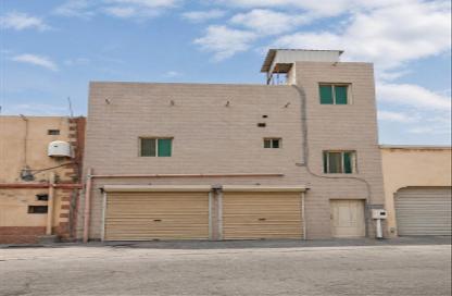 Villa - 5 Bedrooms - 6 Bathrooms for sale in Sanabis - Manama - Capital Governorate