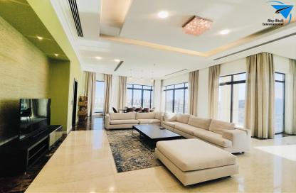 Apartment - 4 Bedrooms - 5 Bathrooms for sale in Reef Island - Capital Governorate