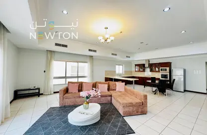 Apartment - 2 Bedrooms - 2 Bathrooms for rent in Al Juffair - Capital Governorate