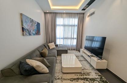Apartment - 2 Bedrooms - 3 Bathrooms for rent in Janabiya - Northern Governorate