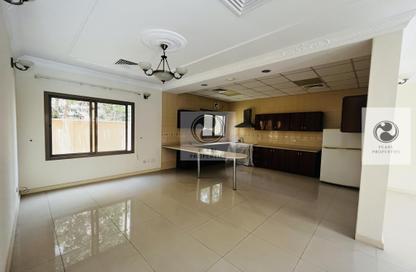Villa - 4 Bedrooms - 4 Bathrooms for rent in Janabiya - Northern Governorate