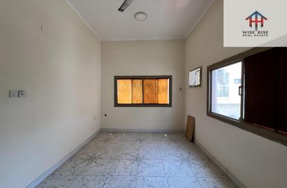 Apartment - 2 Bedrooms - 1 Bathroom for rent in Salihiya - Manama - Capital Governorate