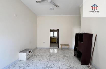 Apartment - 2 Bedrooms - 1 Bathroom for rent in Salihiya - Manama - Capital Governorate