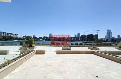 Apartment - 1 Bedroom - 2 Bathrooms for rent in Reef Island - Capital Governorate