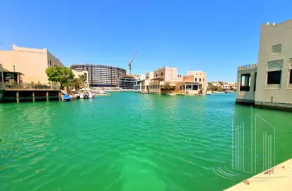 فيلا - 4 غرف نوم - 6 حمامات للبيع في مدينة المرسى - أمواج - المحرق