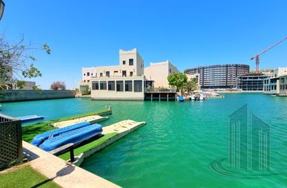 Villa - 4 Bedrooms - 6 Bathrooms for sale in Al Marsa Floating City - Amwaj Islands - Muharraq Governorate