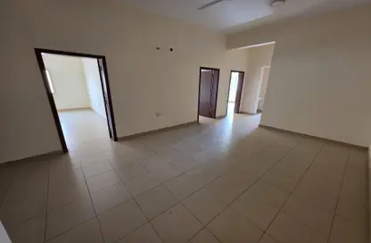 Apartment - 3 Bedrooms - 2 Bathrooms for rent in Riffa - Southern Governorate