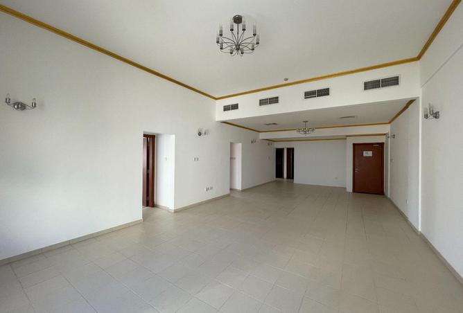 990370 - Property Image 3