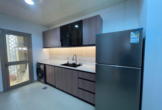 990370 - Property Image 2