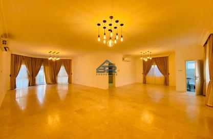 Compound - 3 Bedrooms - 2 Bathrooms for rent in Janabiya - Northern Governorate