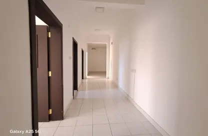 Office Space - 3 Bedrooms - 2 Bathrooms for rent in Al Burhama - Manama - Capital Governorate
