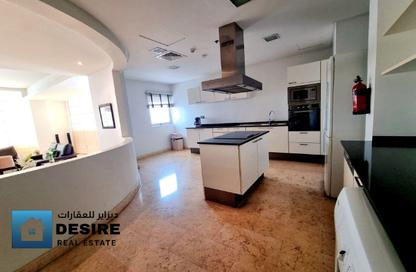 Apartment - 3 - 4 for rent in Al Juffair - Capital Governorate