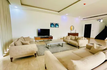 Villa - 4 Bedrooms - 5 Bathrooms for rent in Saar - Northern Governorate