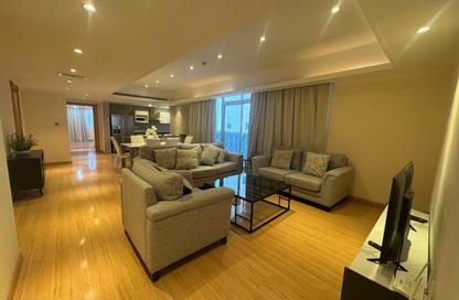 Apartment - 3 Bedrooms - 4 Bathrooms for rent in Al Juffair - Capital Governorate