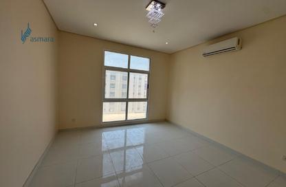 Apartment - 2 Bedrooms - 3 Bathrooms for rent in Hidd - Muharraq Governorate