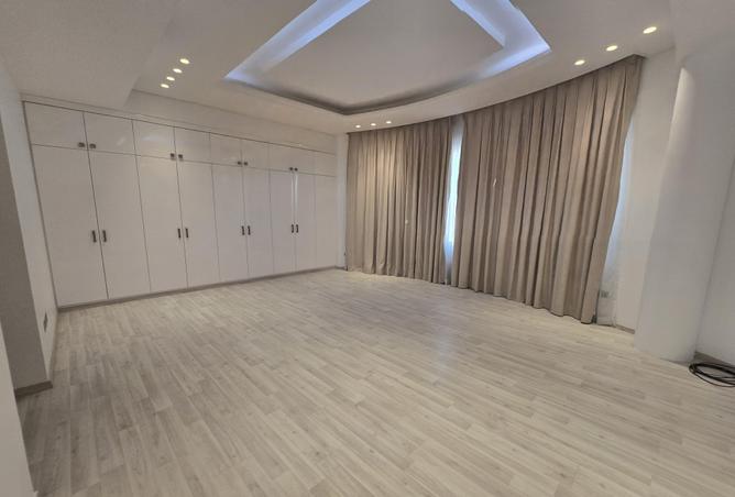 1002999 - Property Image 2