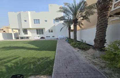 Villa - 5 Bedrooms - 6 Bathrooms for rent in Mahooz - Manama - Capital Governorate
