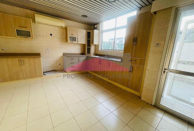 996252 - Property Image 2