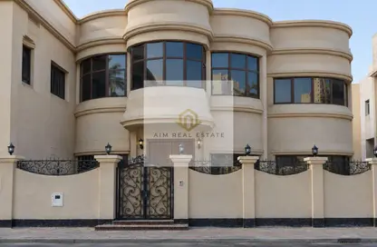 Villa - 4 Bedrooms - 5 Bathrooms for rent in Al Juffair - Capital Governorate