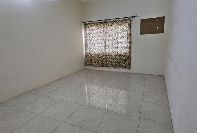 993558 - Property Image 2