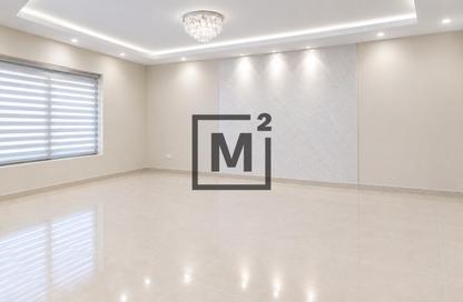 Villa - 5 - 4 for sale in Busaiteen - Muharraq Governorate