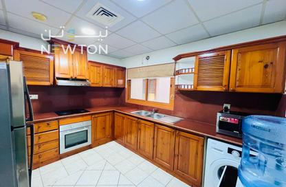 Apartment - 2 Bedrooms - 3 Bathrooms for rent in Al Juffair - Capital Governorate