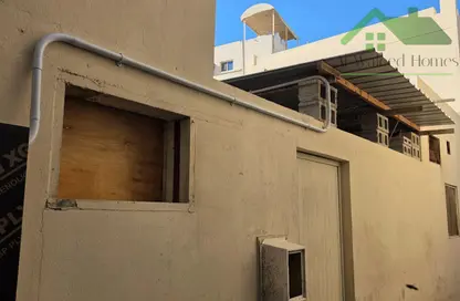 Villa - 5 Bedrooms - 4 Bathrooms for rent in Hidd - Muharraq Governorate