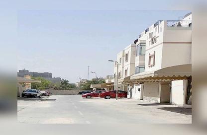 Villa - 2 Bedrooms - 3 Bathrooms for rent in Sanad - Central Governorate