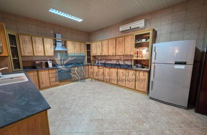 Villa - 5 Bedrooms - 7 Bathrooms for rent in Janabiya - Northern Governorate