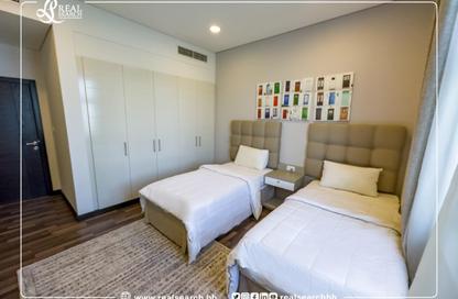 Apartment - 3 Bedrooms - 5 Bathrooms for rent in Reef Island - Capital Governorate Apartment - 3 Bedrooms - 5 Bathrooms for rent in Reef Island - Capital Governorate