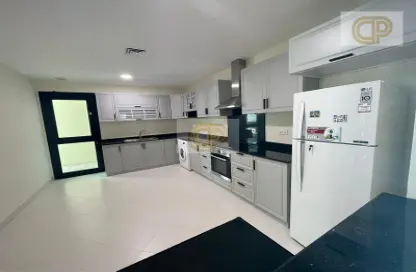 Apartment - 3 Bedrooms - 3 Bathrooms for rent in Al Juffair - Capital Governorate