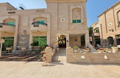 Compound - 6 Bedrooms - 7 Bathrooms for rent in Saar - Northern Governorate