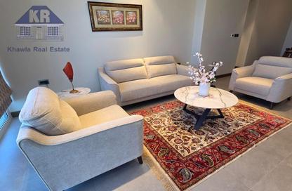 Apartment - 3 Bedrooms - 5 Bathrooms for rent in Seef - Capital Governorate