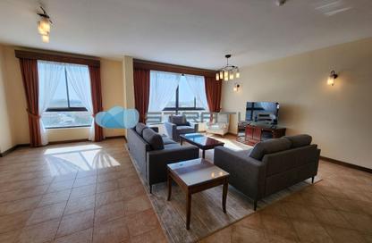 Apartment - 3 Bedrooms - 3 Bathrooms for rent in Sanabis - Manama - Capital Governorate