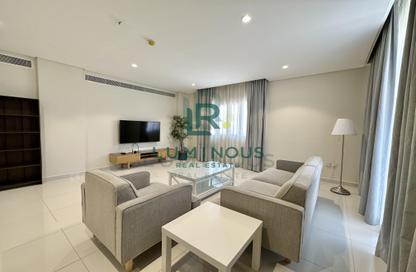 Apartment - 2 Bedrooms - 2 Bathrooms for rent in Salmaniya - Manama - Capital Governorate