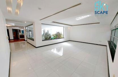 Apartment - 4 Bedrooms - 5 Bathrooms for rent in Saar - Northern Governorate