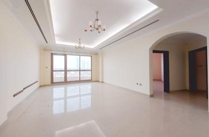 Apartment - 2 - 2 for rent in Manama Downtown - Manama - Capital Governorate