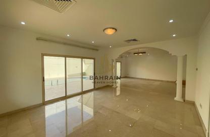 Villa - 5 Bedrooms - 6 Bathrooms for rent in Zinj - Manama - Capital Governorate