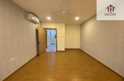 Apartment - 2 Bedrooms - 2 Bathrooms for rent in Sanad - Central Governorate