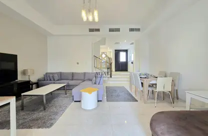 مجمع سكني - 2 غرف نوم - 3 حمامات للايجار في مدينة المرسى - أمواج - المحرق