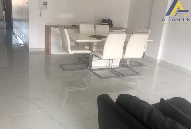 984795 - Property Image 3