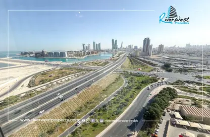 Apartment - 3 Bedrooms - 4 Bathrooms for rent in Abraj Al Lulu - Manama - Capital Governorate