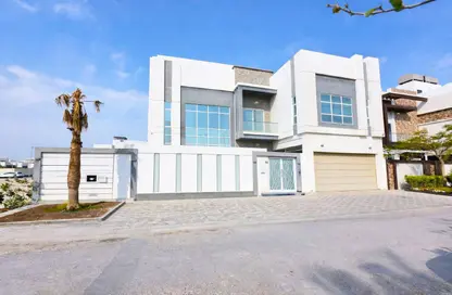 فيلا - 5 غرف نوم - 7 حمامات للبيع في الجنبية - المحافظة الشمالية