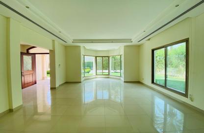Compound - 4 Bedrooms - 4 Bathrooms for rent in Saar - Northern Governorate