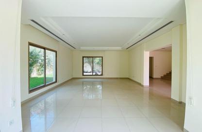 Compound - 4 Bedrooms - 4 Bathrooms for rent in Saar - Northern Governorate